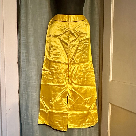 True vintage Asian pajama set circa 1950s top, bottoms, robe, slippers, case - Picture 3 of 10